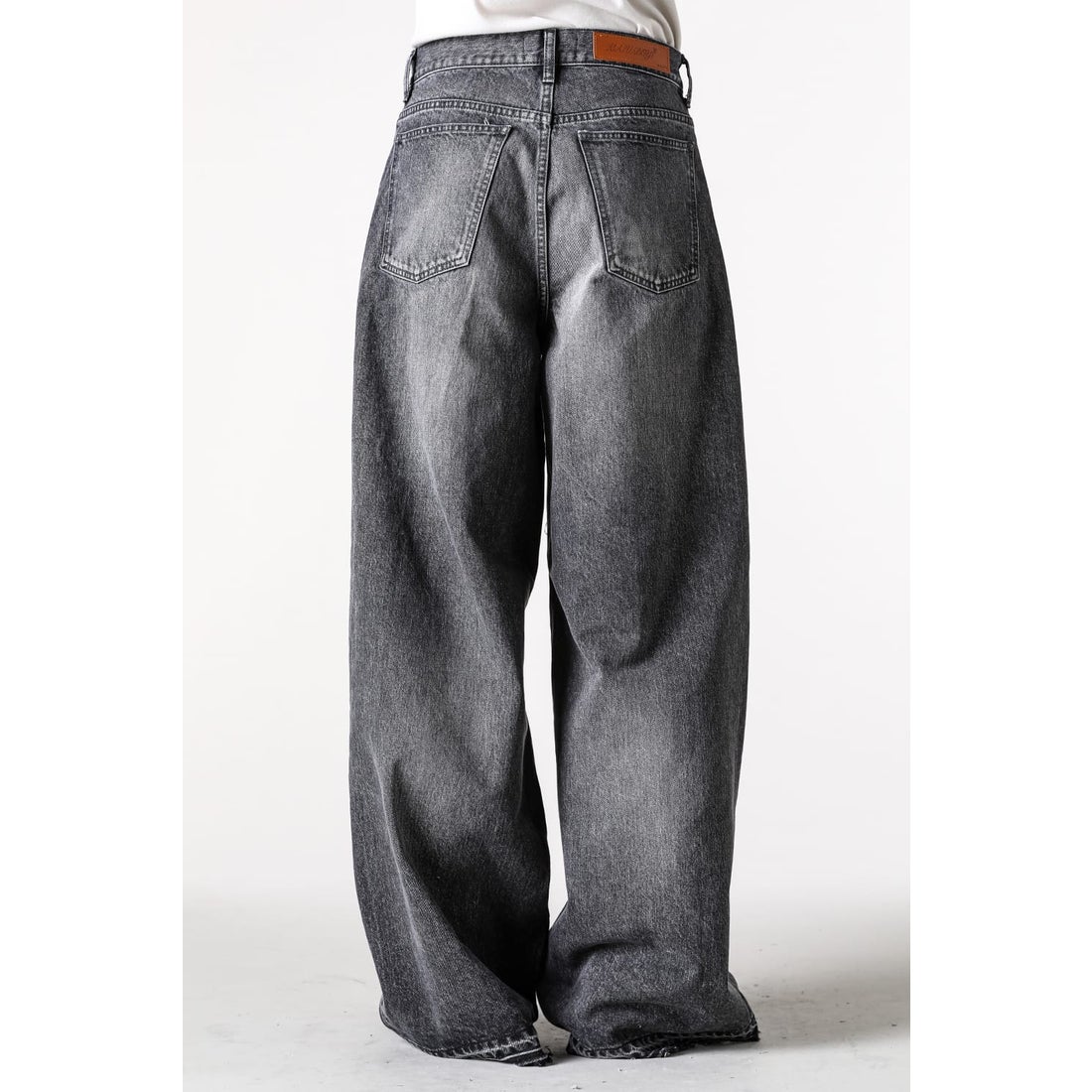 エムエーエスユー MASU MASU BOYS Emblem Baggy Jeans （Black