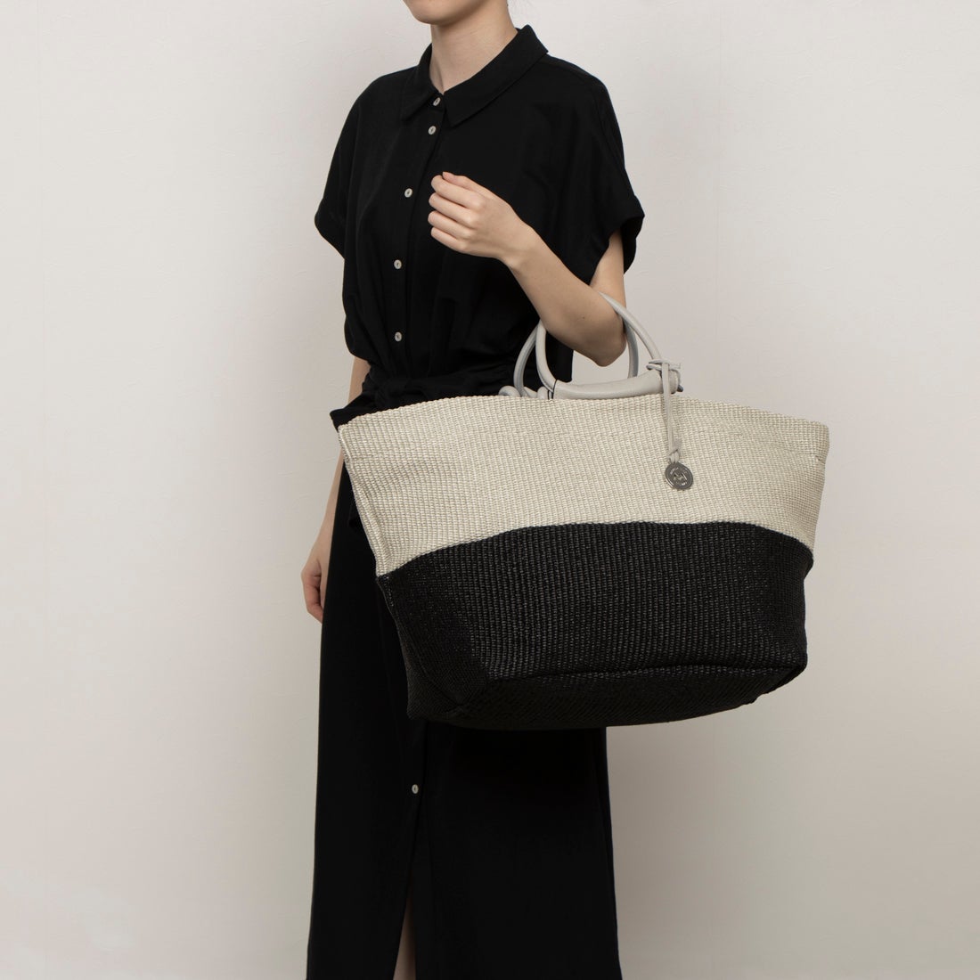 マルコ マージ MARCO MASI レザーハンドルラフィアバッグ （ブラック