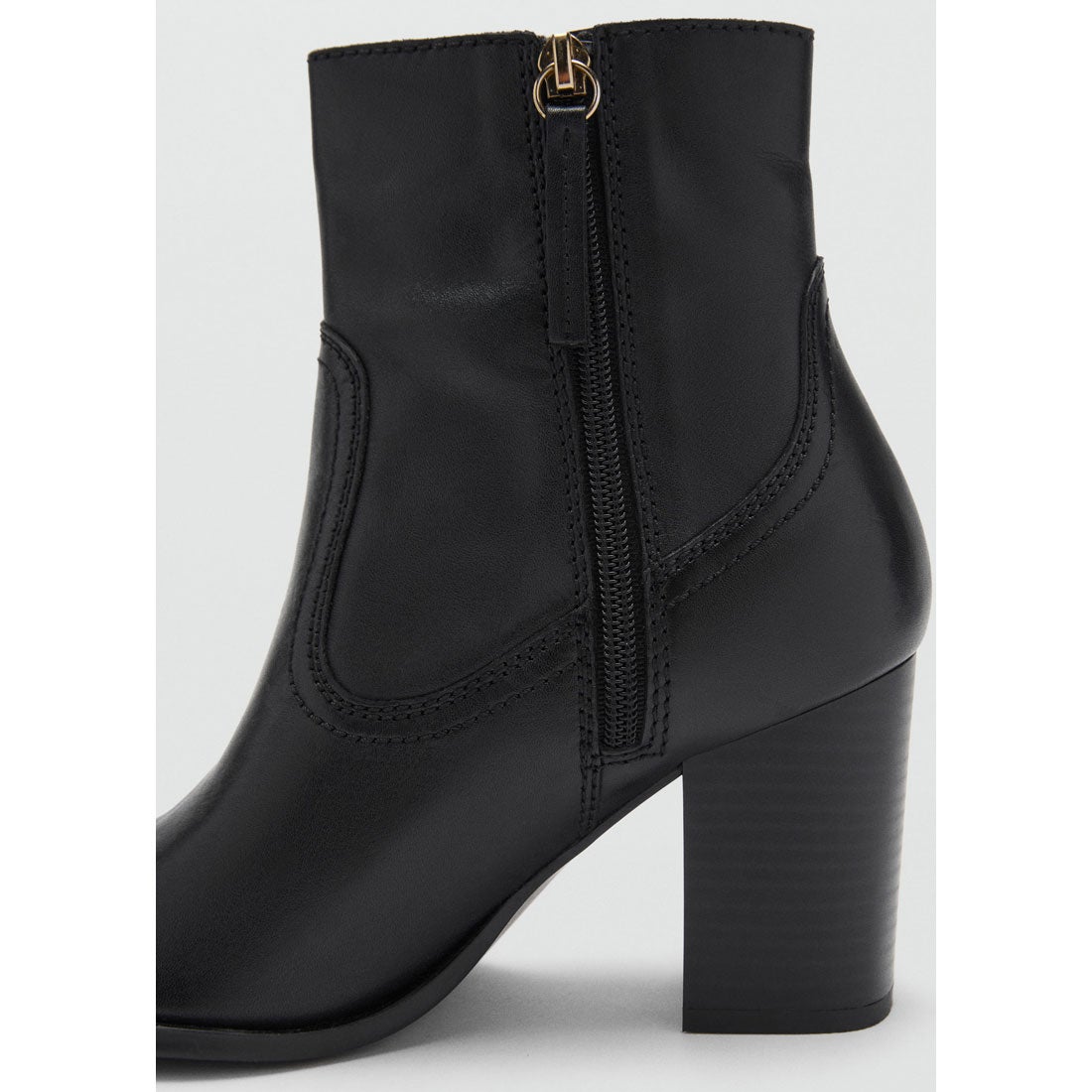 レザーショートブーツ .-- LILY （ブラック） -MANGO - マンゴ公式