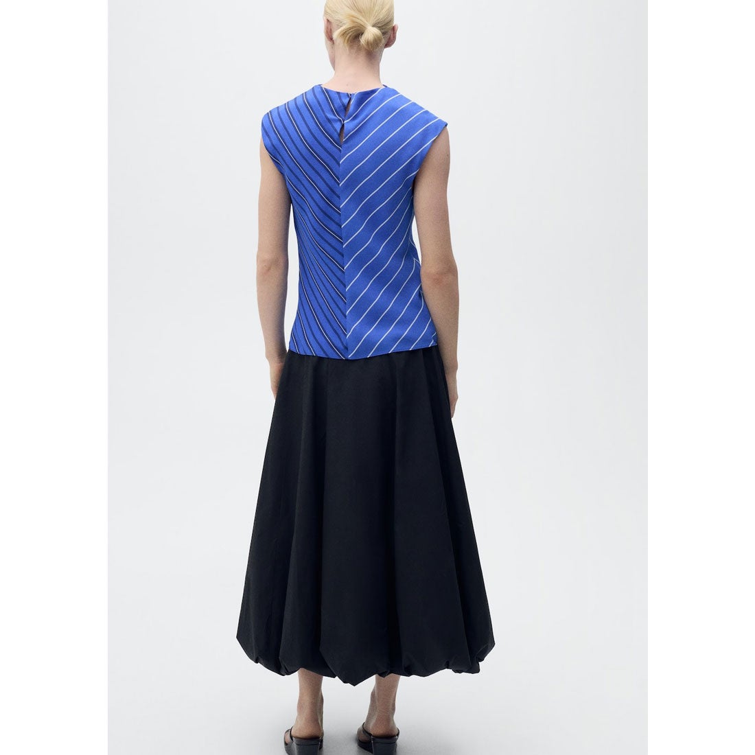 ブラウス .-- NOELI （ミディアムブルー） -MANGO - マンゴ公式