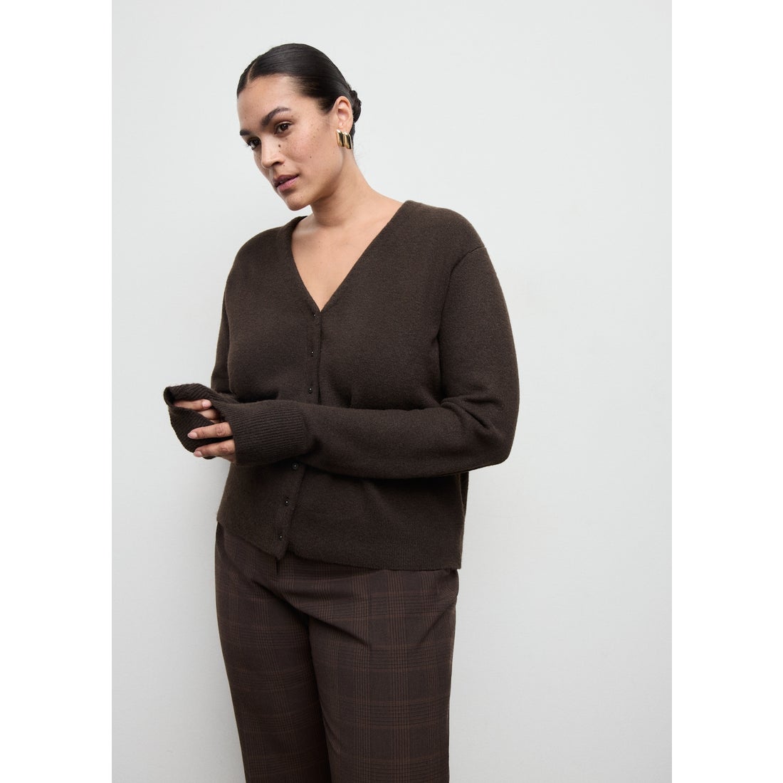 カーディガン .-- SIMONE （ダークブラウン） -MANGO - マンゴ公式