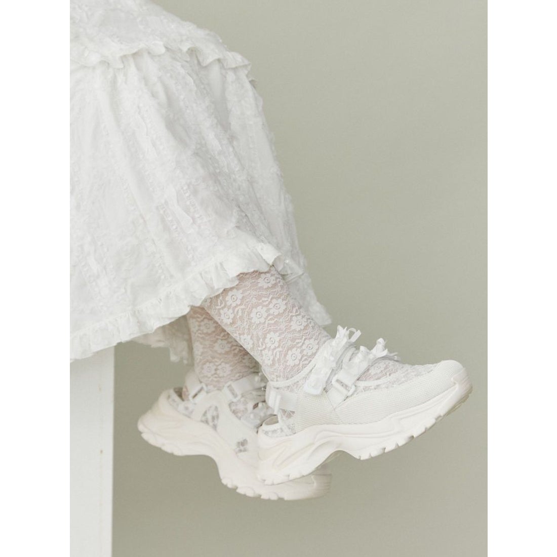 メリージェニー merry jenny ribbonシアーベルクロスニーカー （オフ