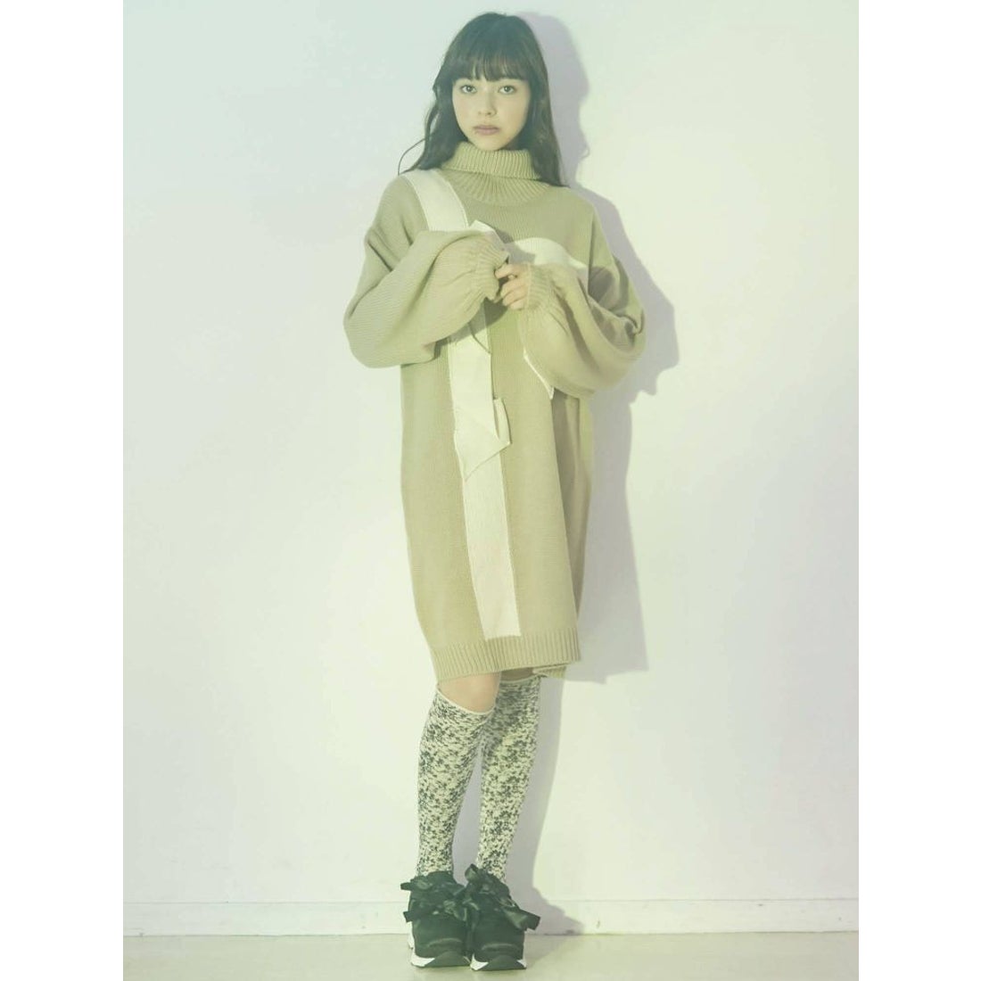 merry jenny プレゼントリボンタートルニットワンピース（アイボリー