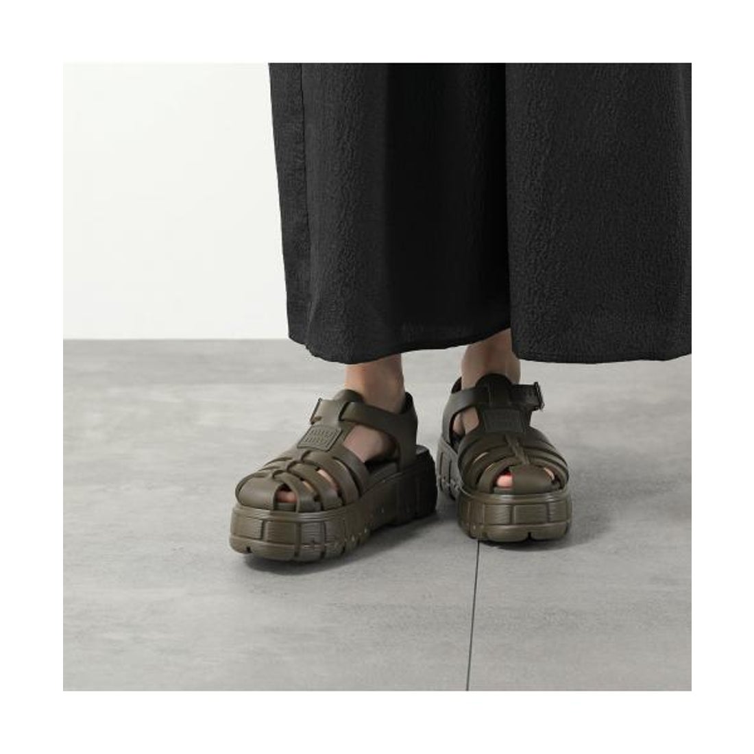 ミュウミュウ Miu Miu MIUMIU サンダル 5X140E 3LKK メタルバックル