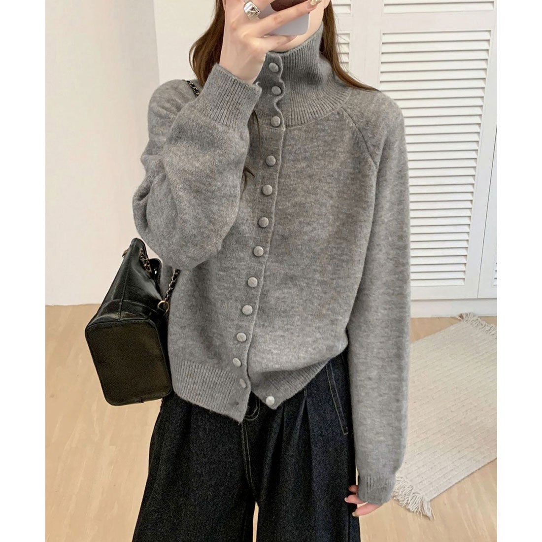 ミニミニストア miniministore くるみボタンハイネックニット