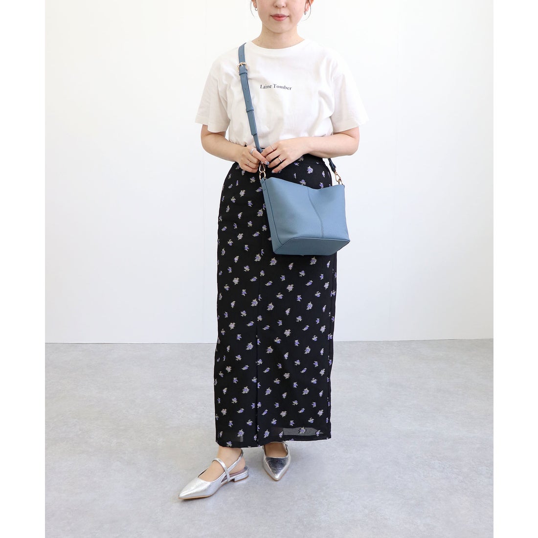 スカイブルー牛革ショルダーバッグ 編み込みハンドル