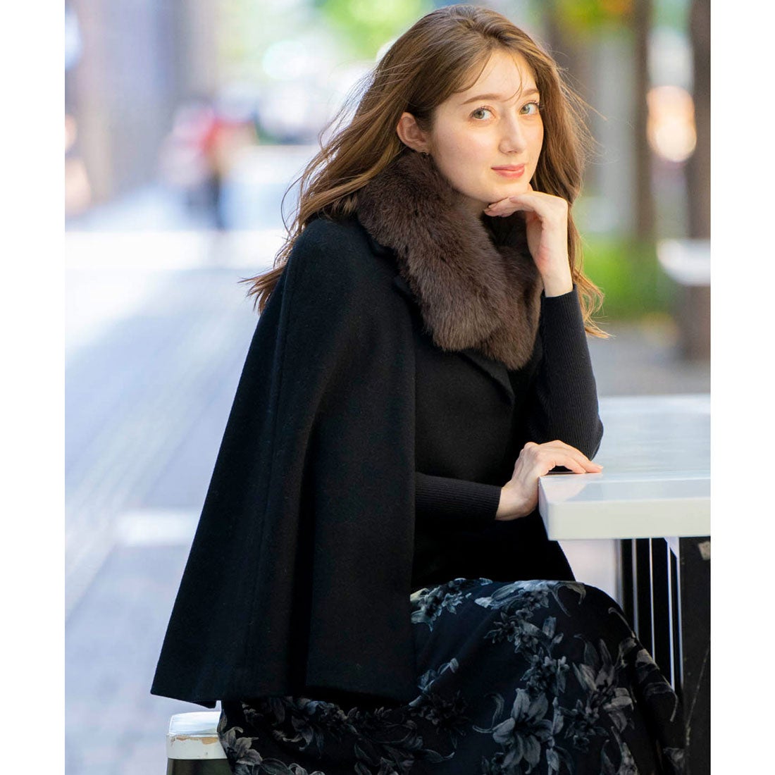 ノエラ NOELA ファースリットケープコート （ブラック） -靴