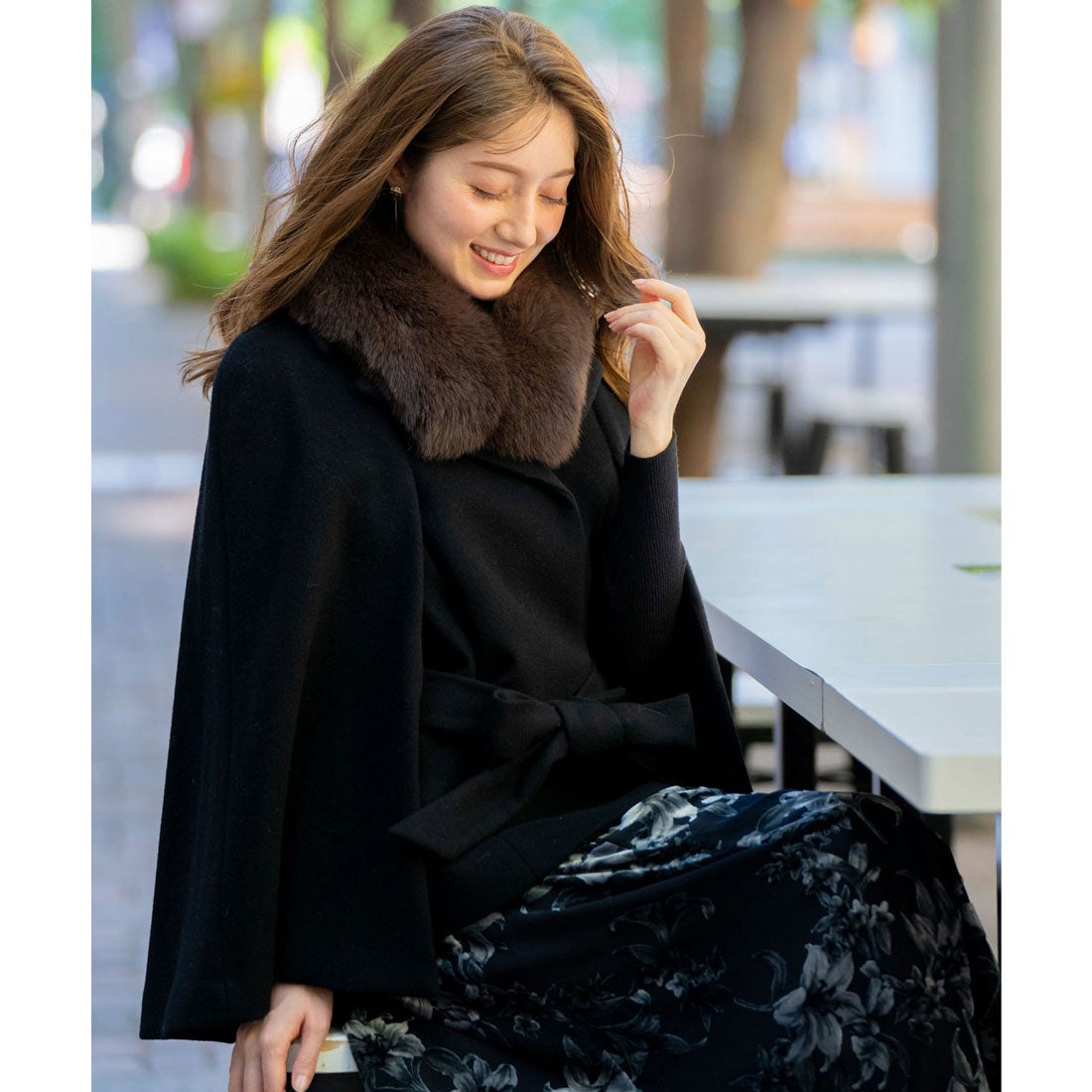 ノエラ NOELA ファースリットケープコート （ブラック） -靴