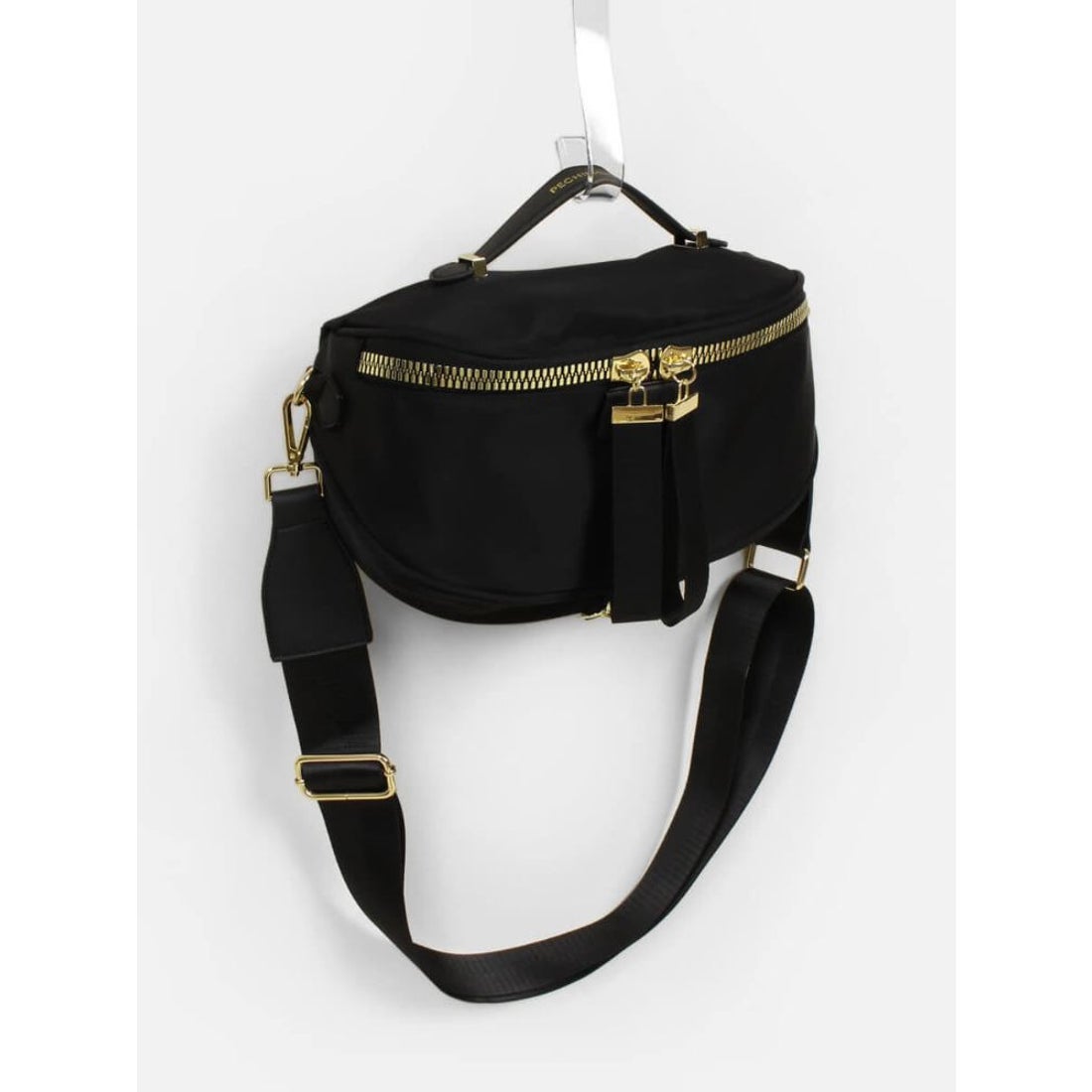 ヌエール nouer メタルファスナーショルダーバッグ （ブラック