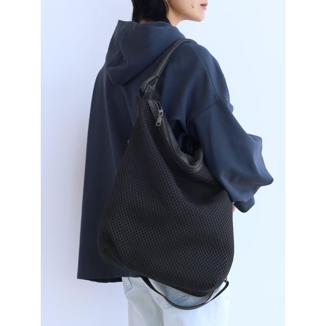 ヌエール nouer メッシュデザイントートバッグ （ブラック