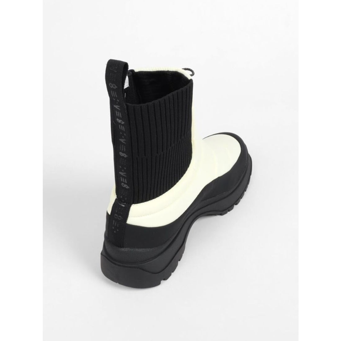 ヌエール nouer VEGE×nouer ハイブリッドスノーブーツ （ブラック