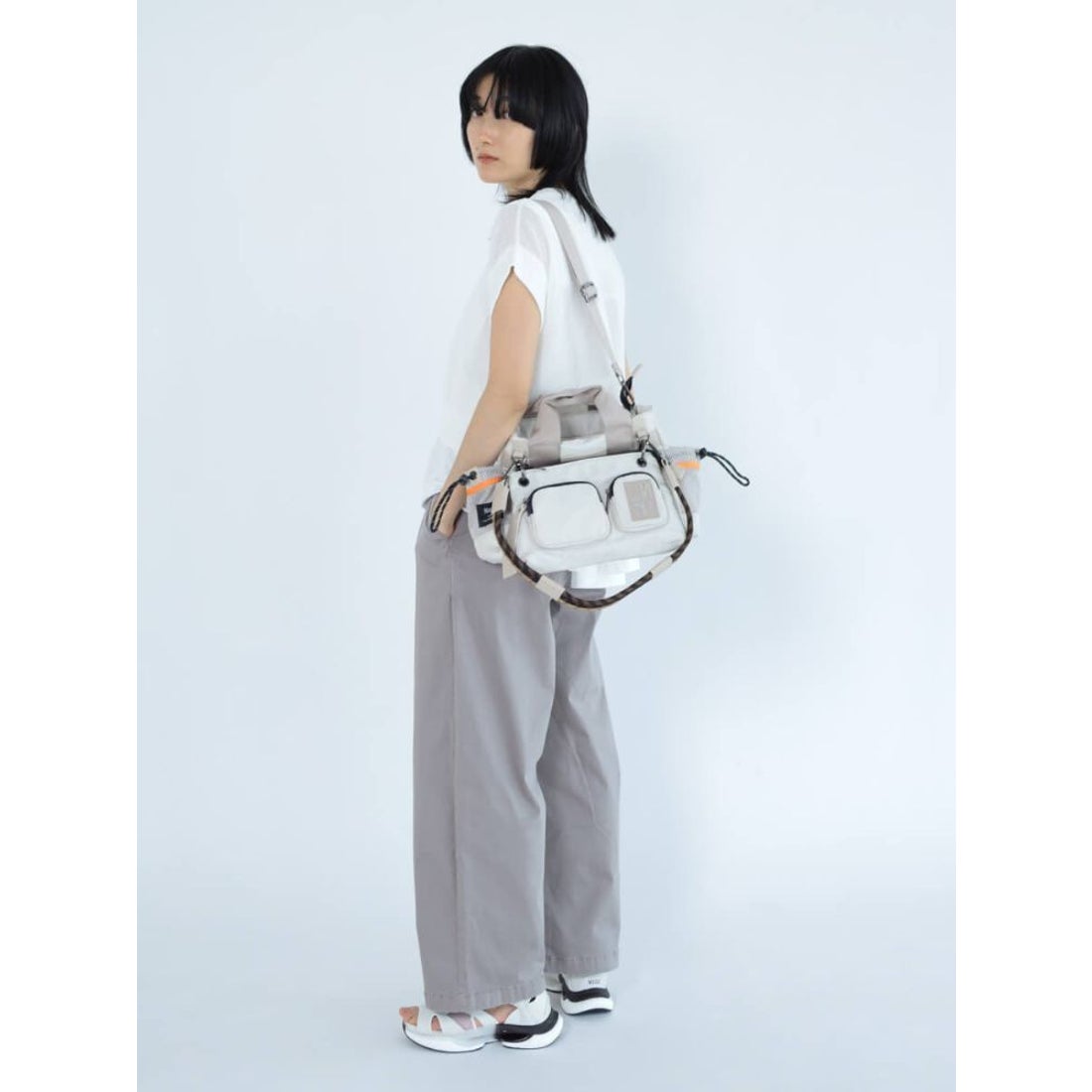 ヌエール nouer マルチウェイポケットデザインミニBAG （ブラック