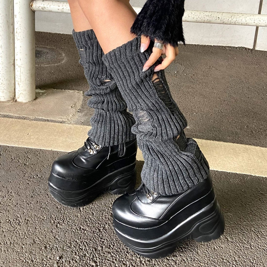 ノンヘッジ non-hedge ダメージレッグウォーマー （チャコール