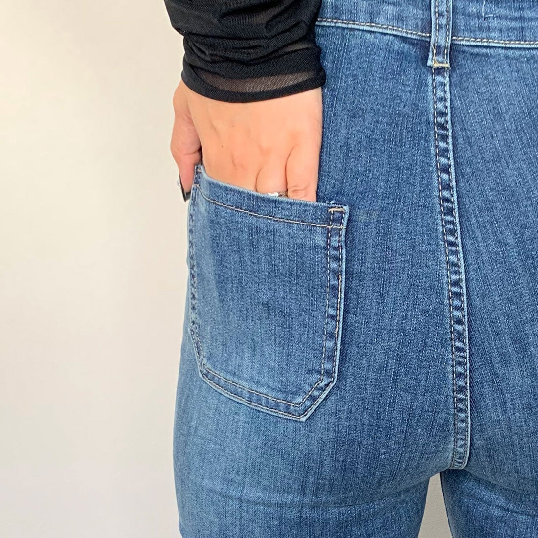 ノンヘッジ non-hedge 前ポケットハイウエストフレアパンツ （ブルー