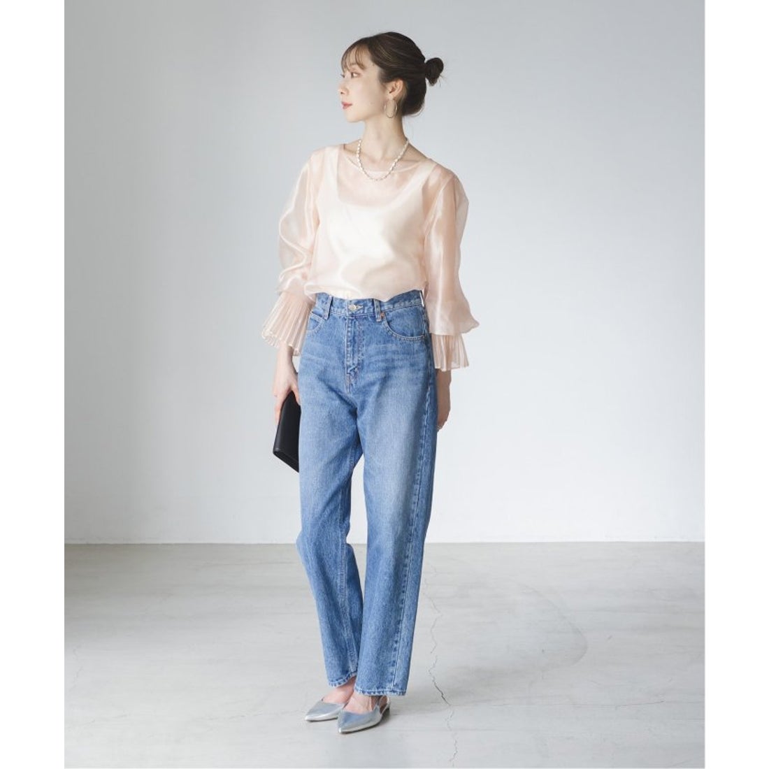 ノーブル NOBLE パールシアープリーツカフスブラウス （ベージュ