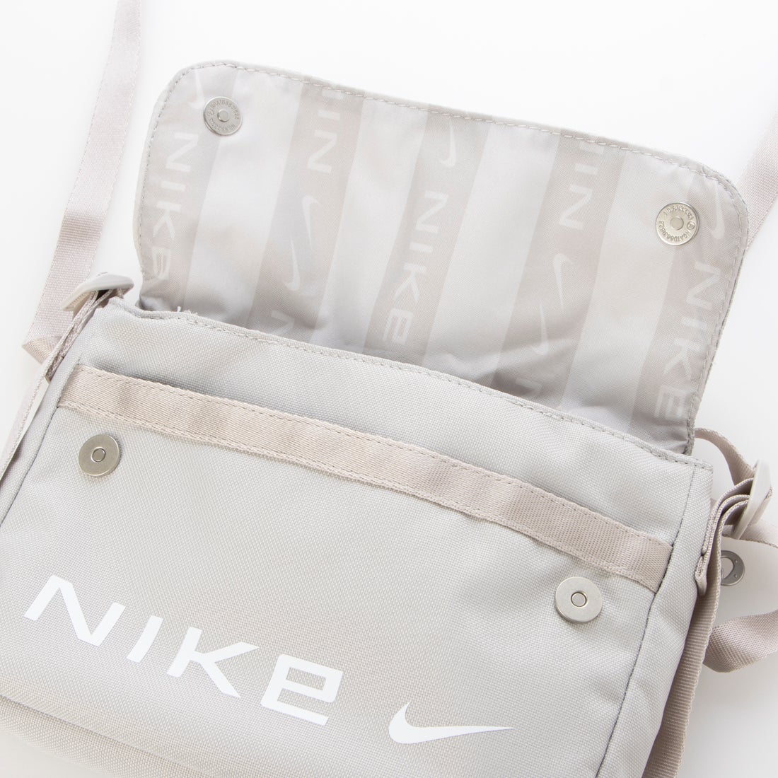 ナイキ NIKE レディース バッグ ボディーバッグ スポーツウェア