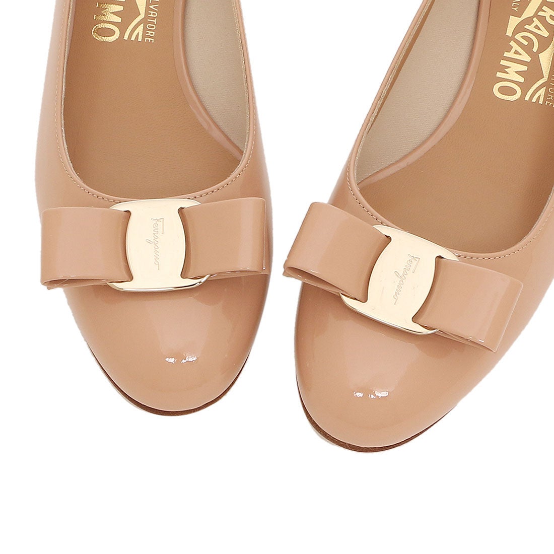サルバトーレフェラガモ Salvatore Ferragamo パンプス ヴァラ