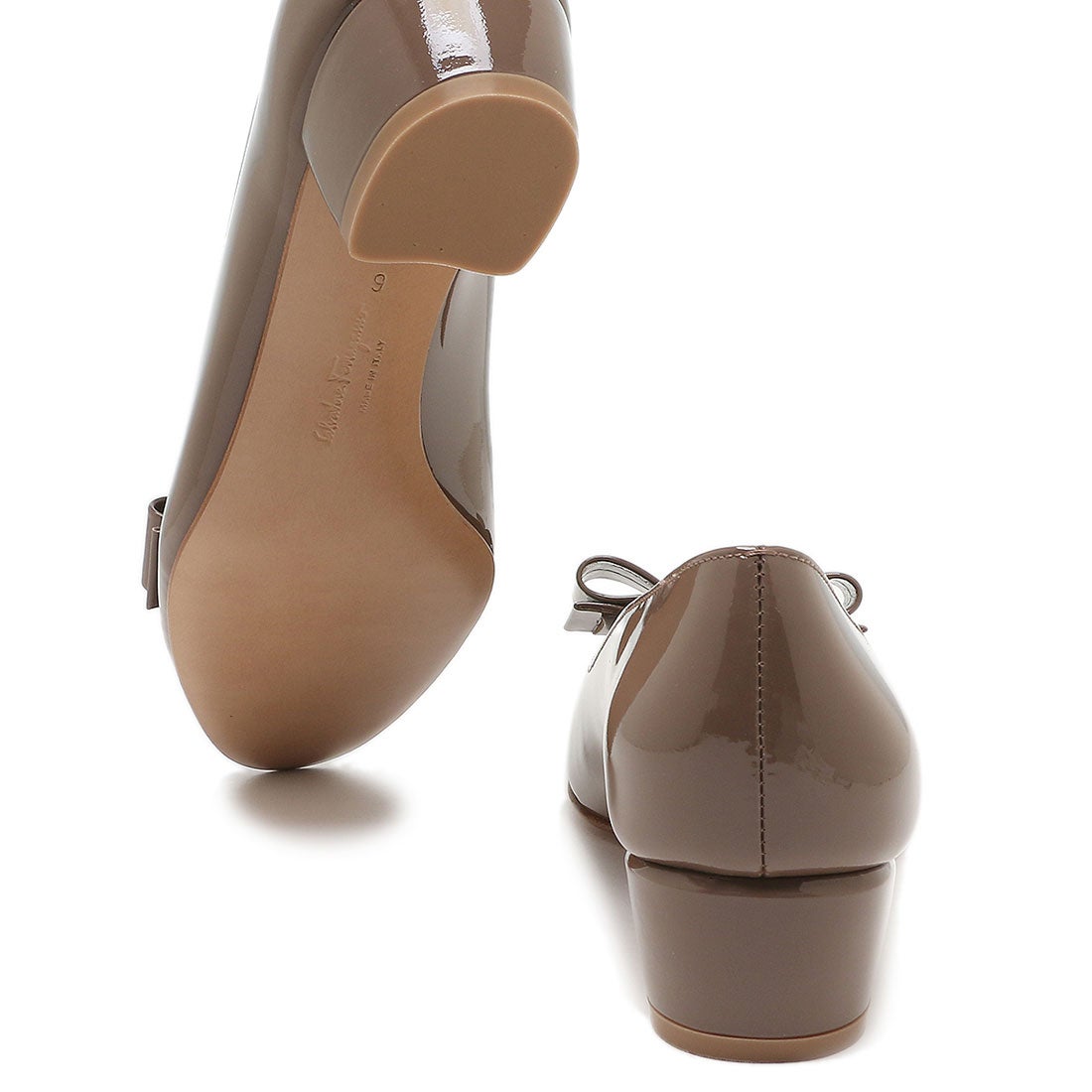 サルバトーレフェラガモ Salvatore Ferragamo パンプス ヴァラ