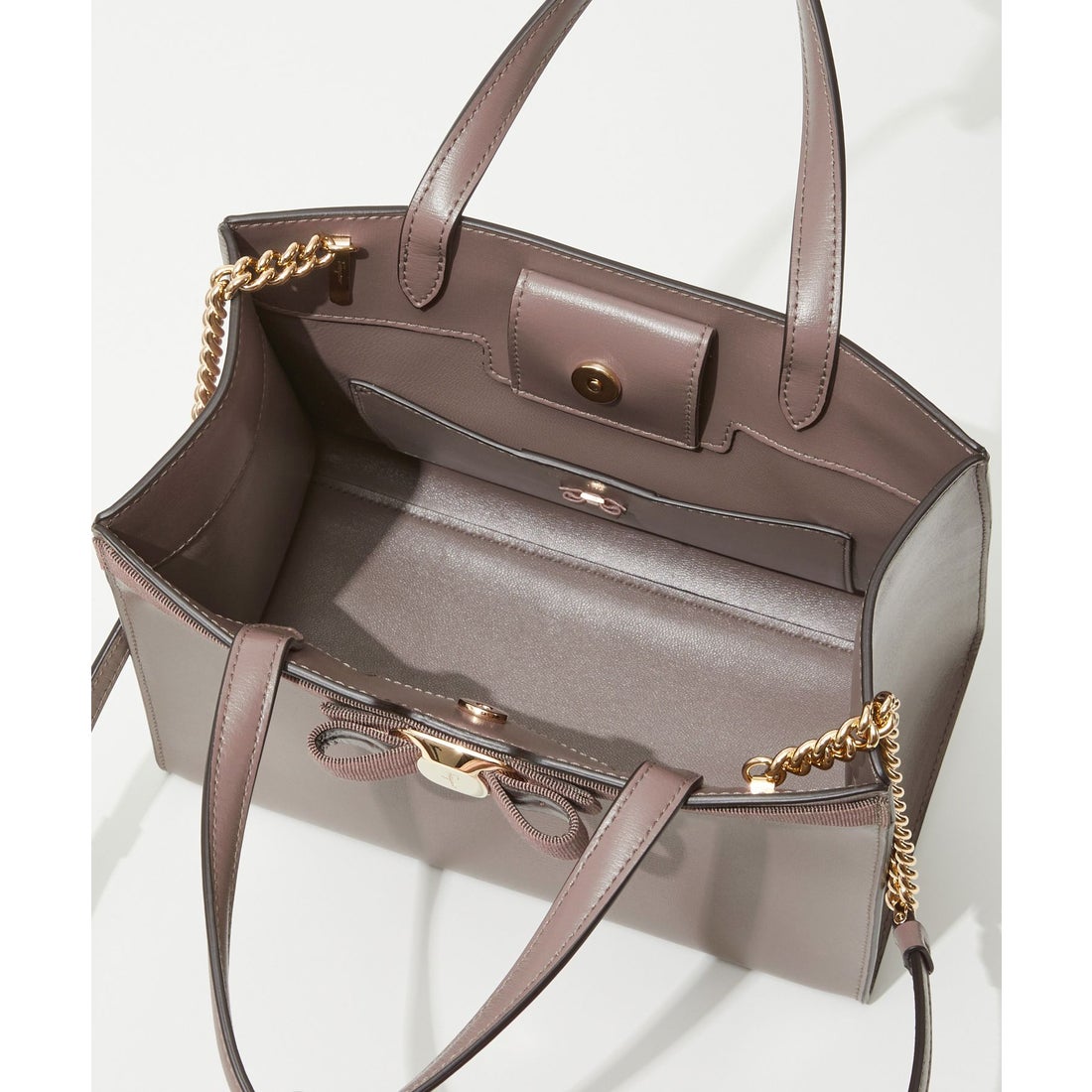 サルバトーレフェラガモ Salvatore Ferragamo 21I290 CALF