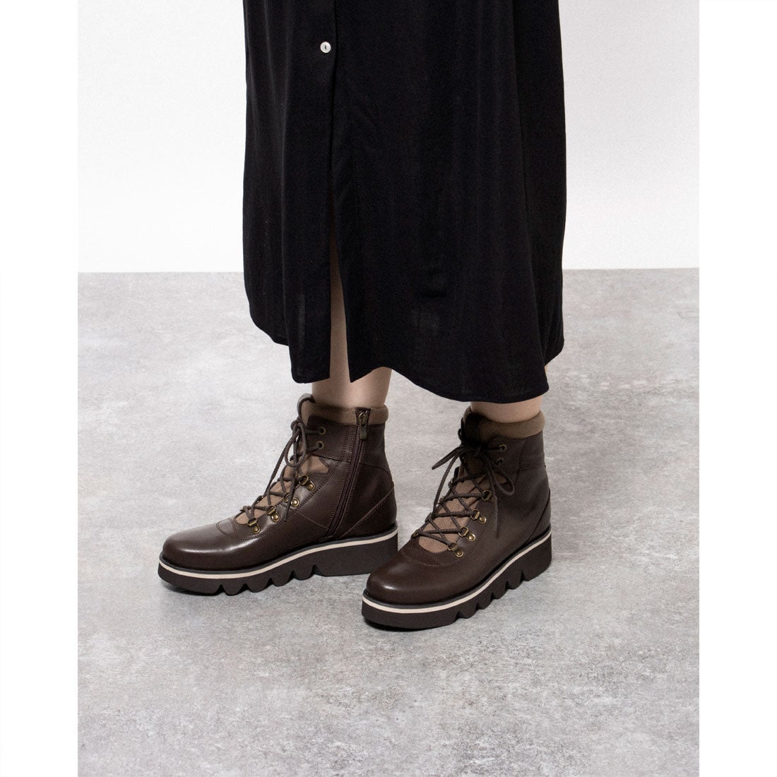 サヤ SAYA 厚底本革アウトドアショートブーツ （ブラック） -【公式