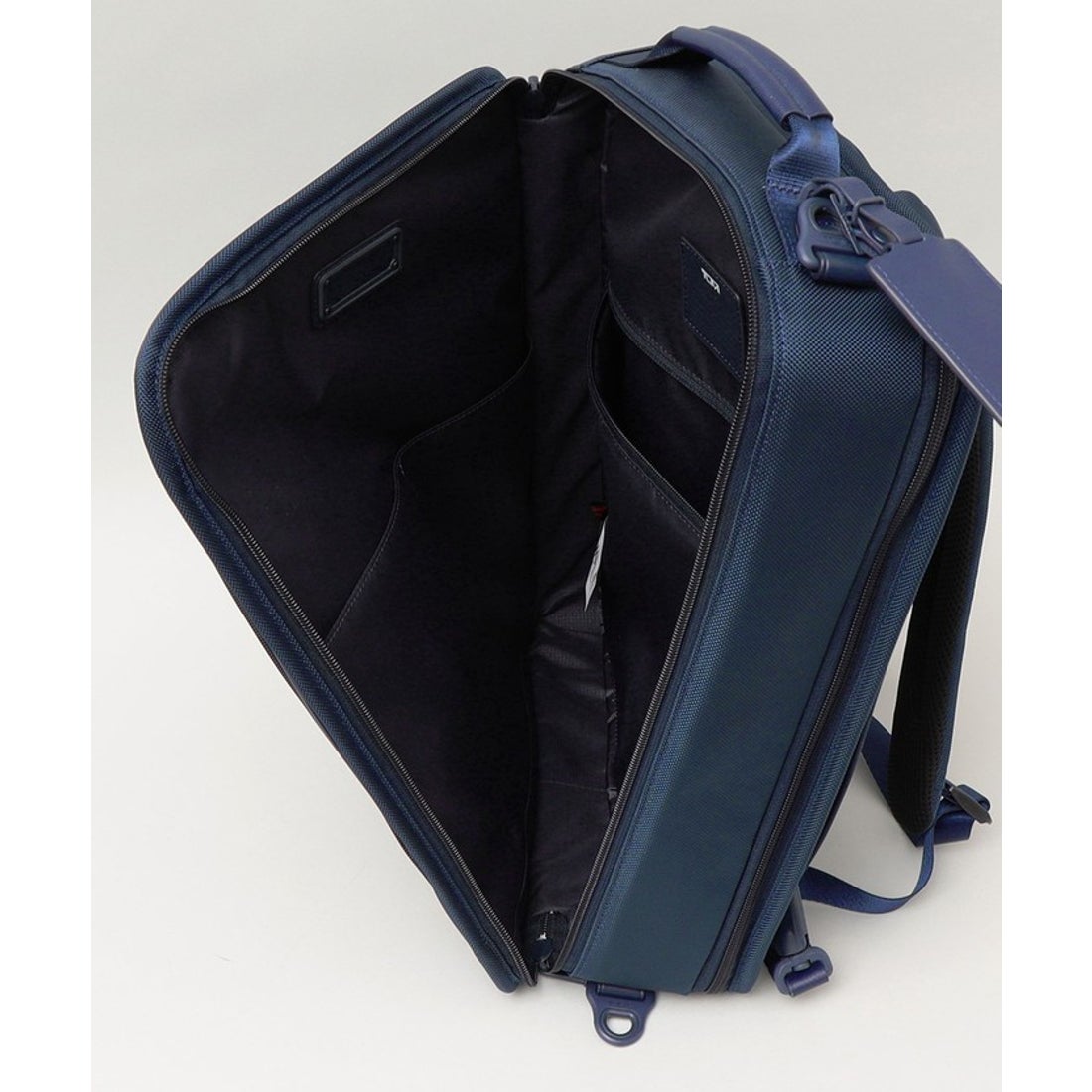 シップス SHIPS 【SHIPS別注】TUMI: 完全別注モデル『ALPHA 3』ミッド