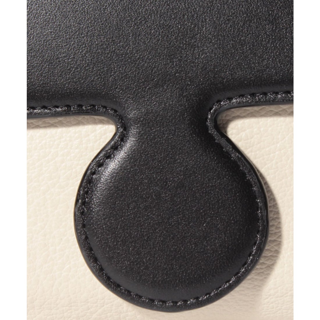 ピエール・カルダン pierre cardin パズル 2つ折り財布 （アイボリー