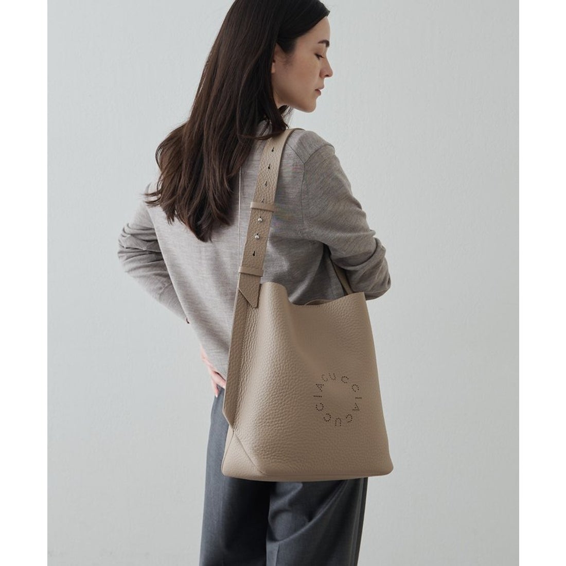 イアクッチ IACUCCI グッシオ ワンハンドルトート ALCE （taupe） -靴