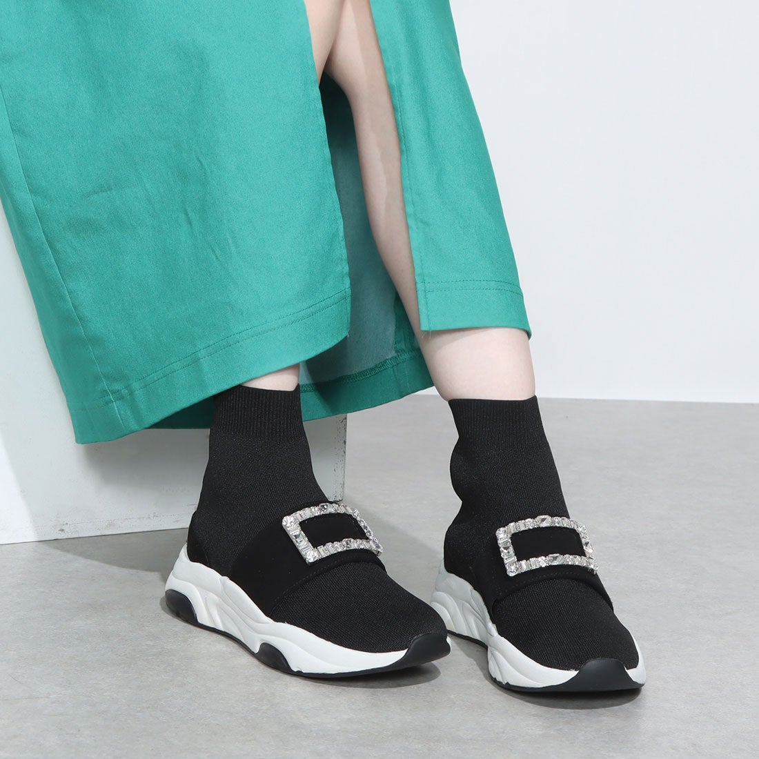 プラスダイアナ ＋diana 【ミドル丈】クリスタルバックル ニット