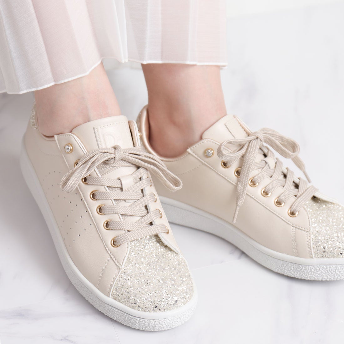 ＋diana プラスダイアナ +diana ビジュー付きグリッタースニーカー