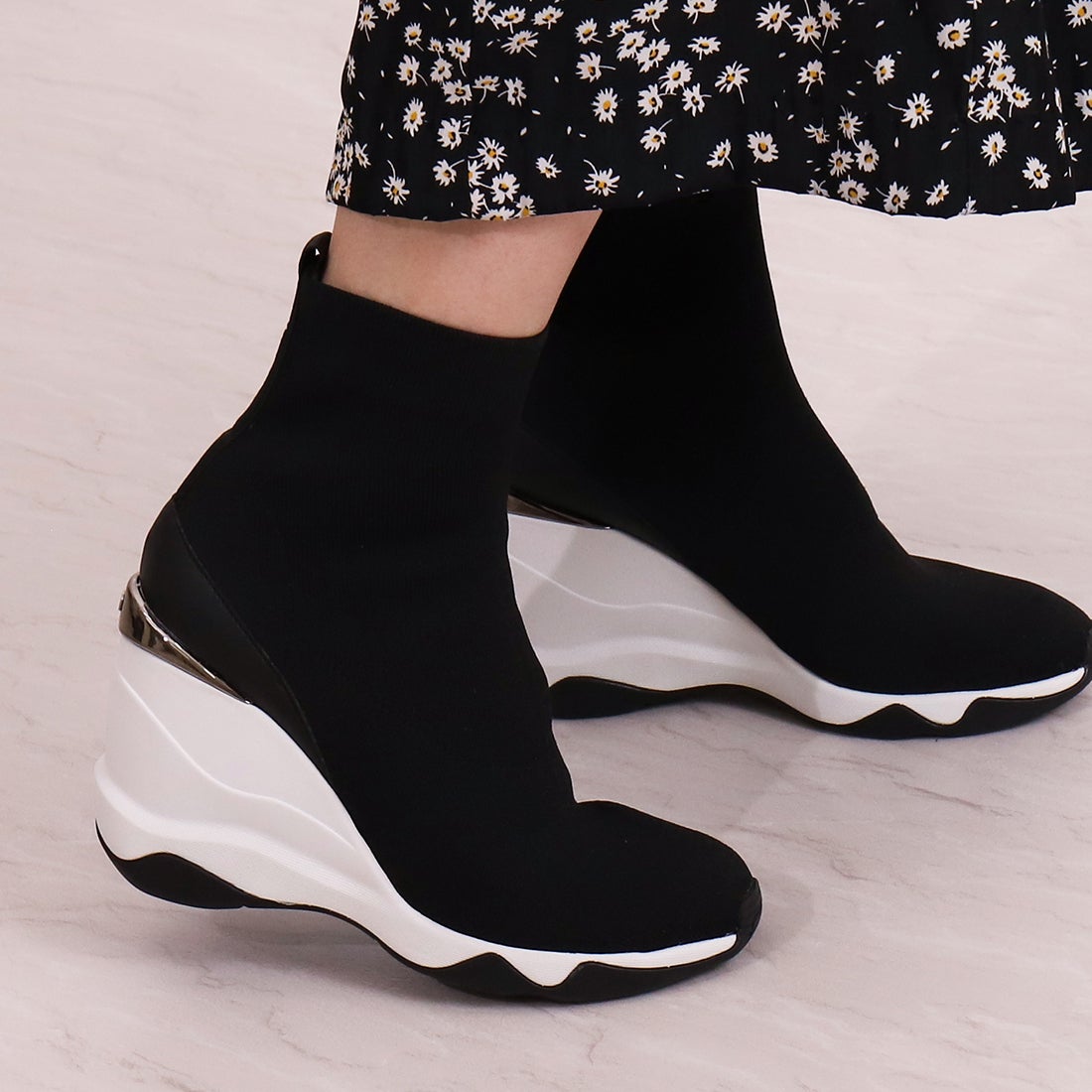 dianaニットショートブーツ☆極美品☆撥水加工 diana（プラスダイアナ