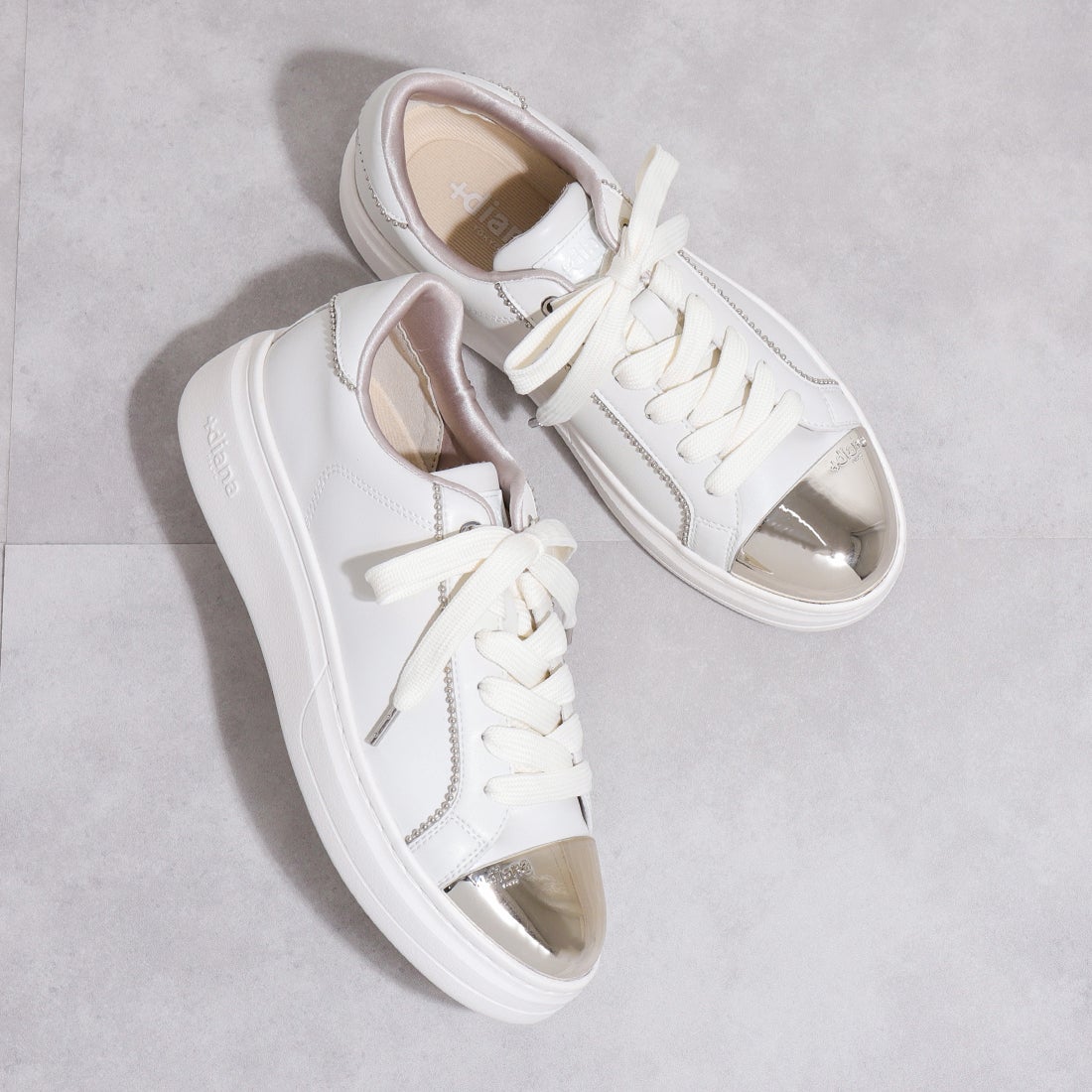 プラスダイアナ ＋diana 【軽量】メタルトゥキャップスニーカー （白