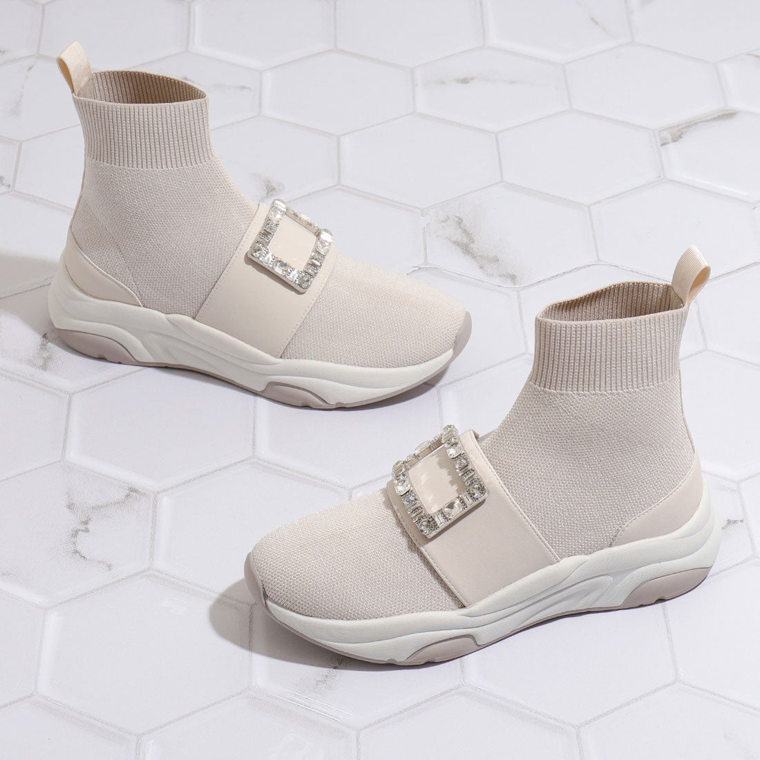 プラスダイアナ ＋diana 【ミドル丈】クリスタルバックル ニット