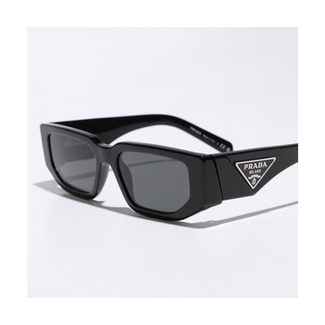 プラダ PRADA PRADA サングラス SPR 09Z スクエア型 トライアングル