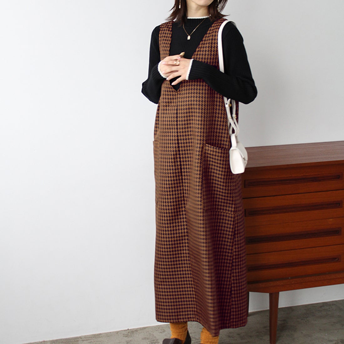 ジーラ GeeRA 千鳥柄Vネックジャンパースカート （ブラウン系