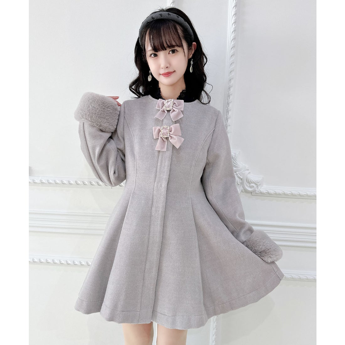 ロジータ ROJITA ファーティペット付きトリプルリボンコート （グレー