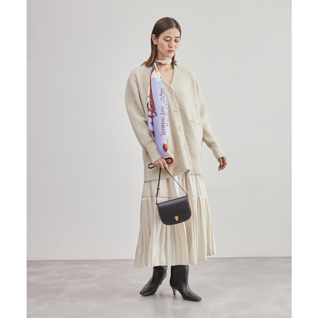 ロペ ROPE' フォックスウール片畦パールボタンカーディガン （ベージュ