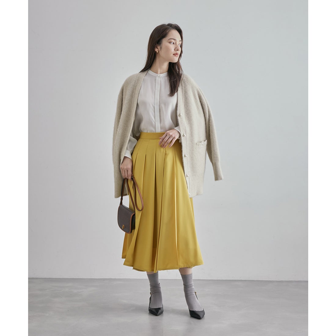 ロペ ROPE' フォックスウール片畦パールボタンカーディガン （ベージュ