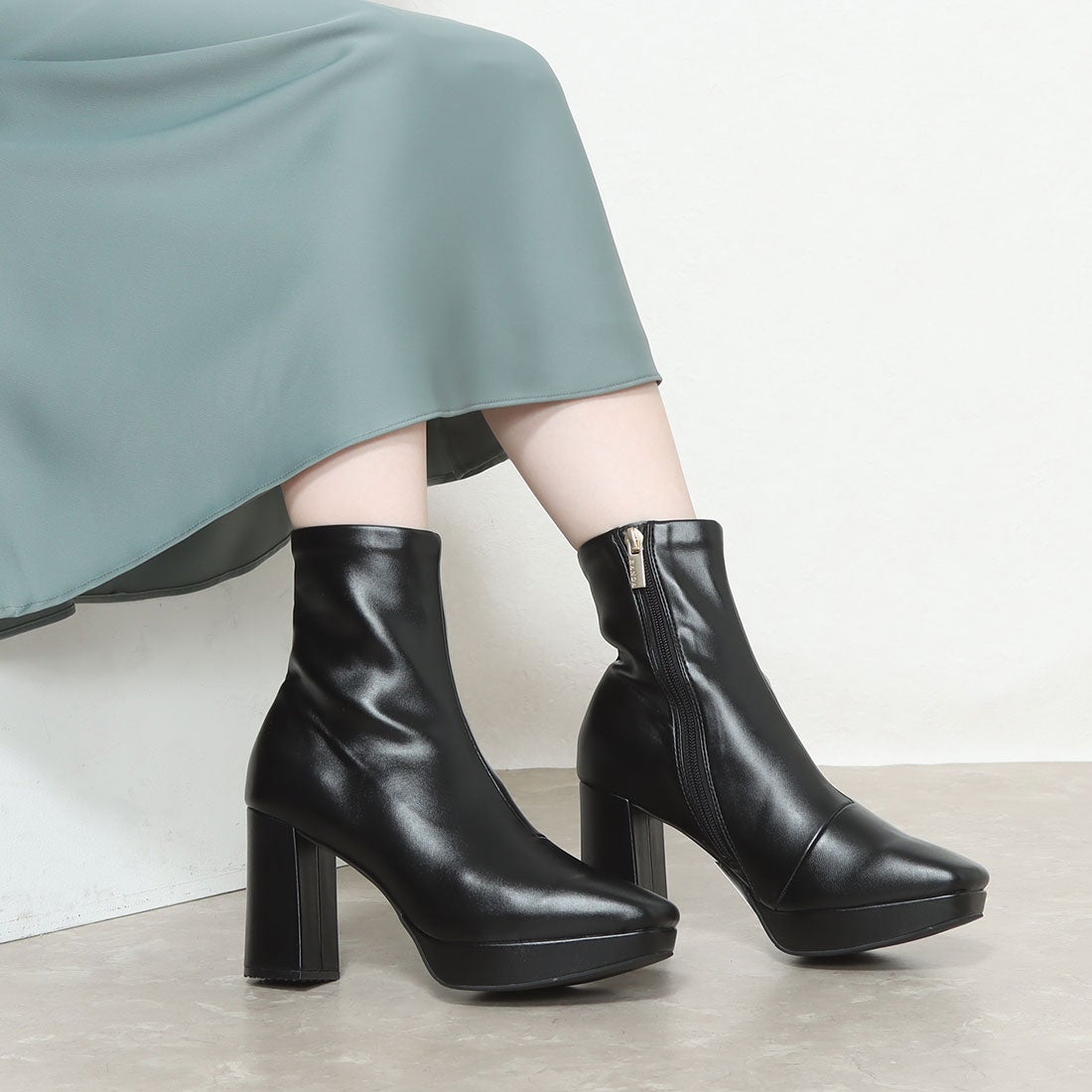 ランダ RANDA ストレッチ チャンキーヒールショートブーツ （BLACK