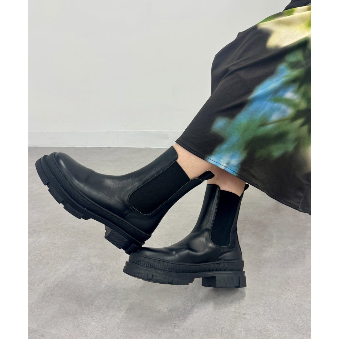 レメ REMME サイドゴア チェルシーブーツ （ブラック） -靴