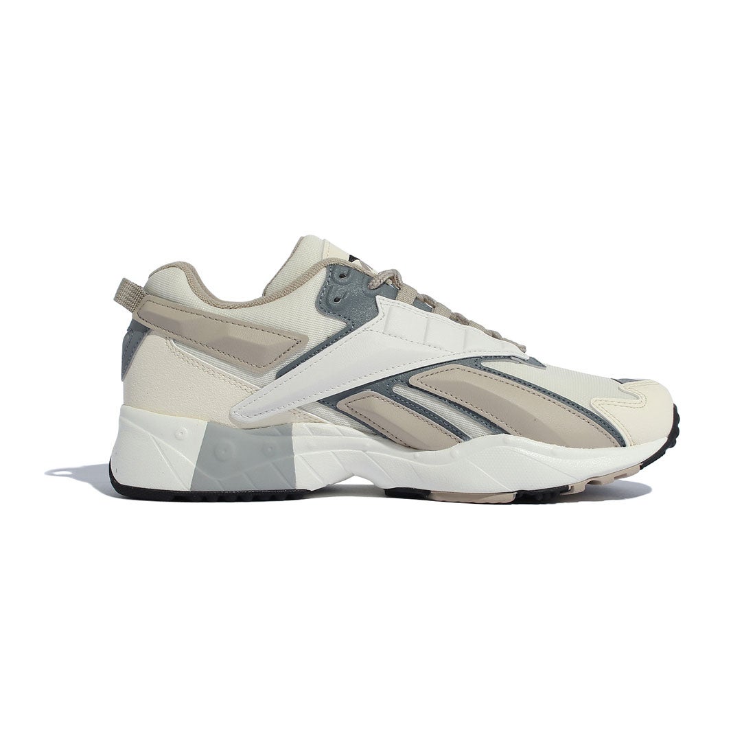 インターバル 96 / INTV 96 Shoes （クリーム） -Reebok 公式