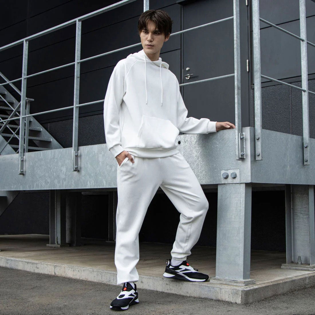 スエードライク フーディー / SUEDE LIKE HOODIE （ホワイト） -Reebok