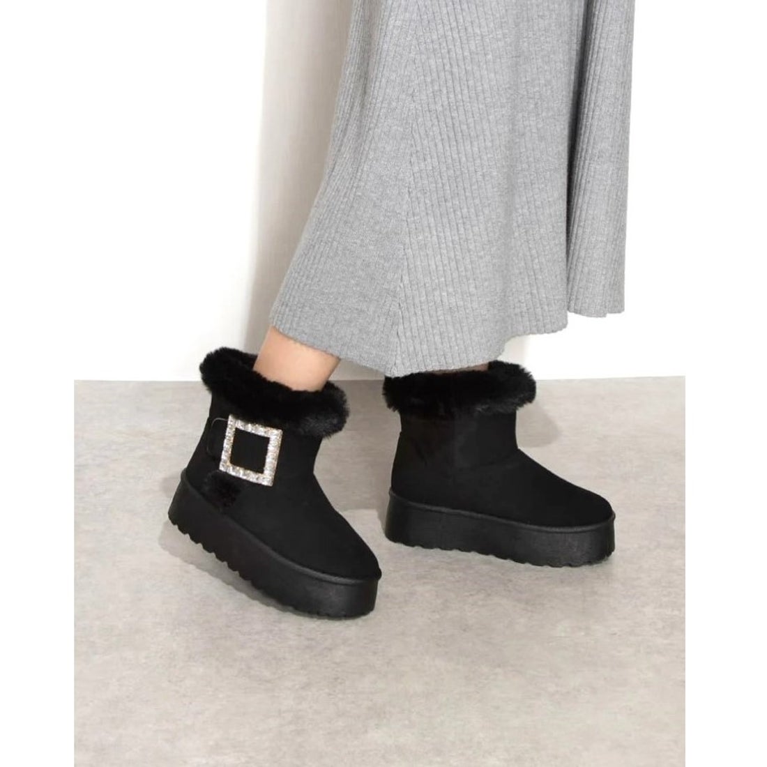 アールアンドイー R&E ビジューバックル厚底ムートン （ブラック） -靴