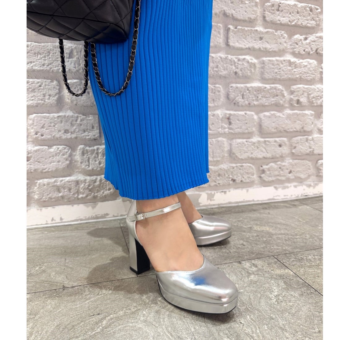 アールアンドイー R&E 【25SS新作】スクエアトゥチャンキーヒール