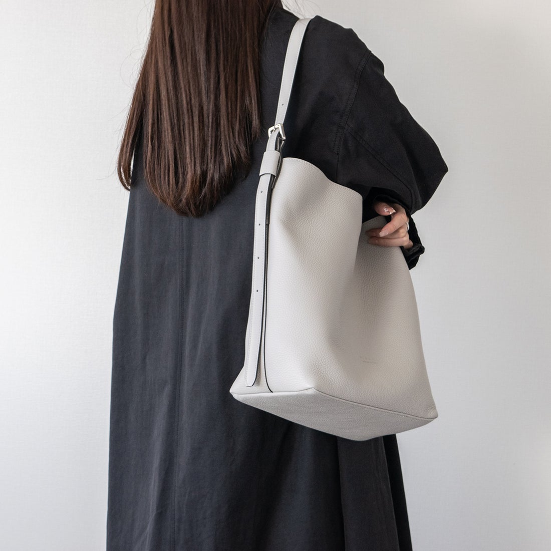 リパーニ RIPANI レザーショルダーバッグ （ライトグレー