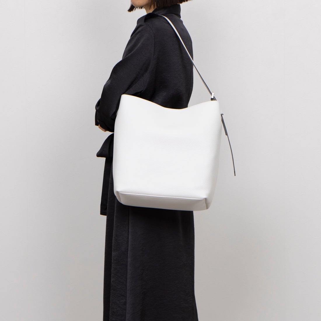 リパーニ RIPANI レザーショルダーバッグ （ライトグレー