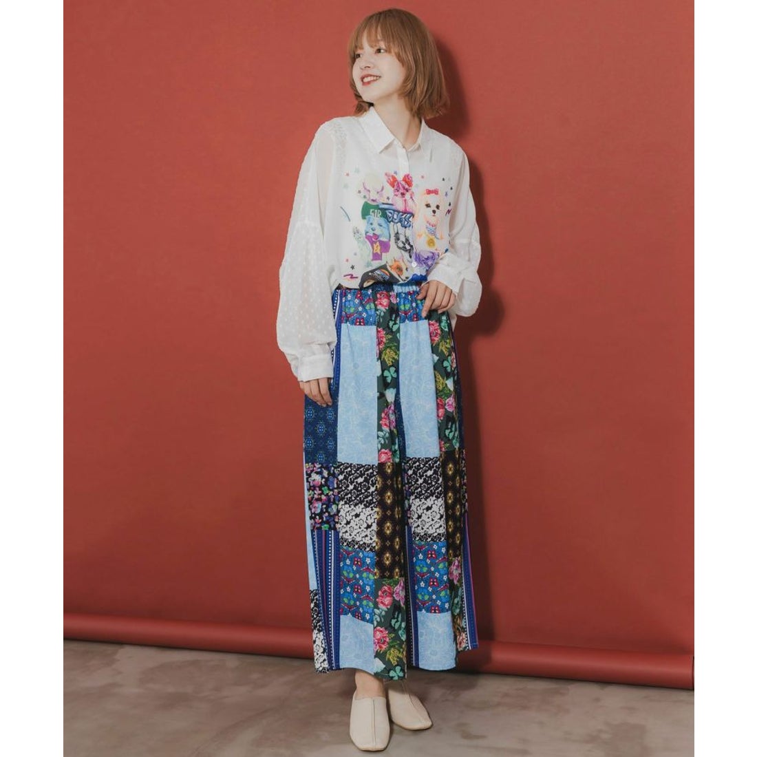 スカラー ScoLar パッチワーク風花柄パンツ （ネイビー