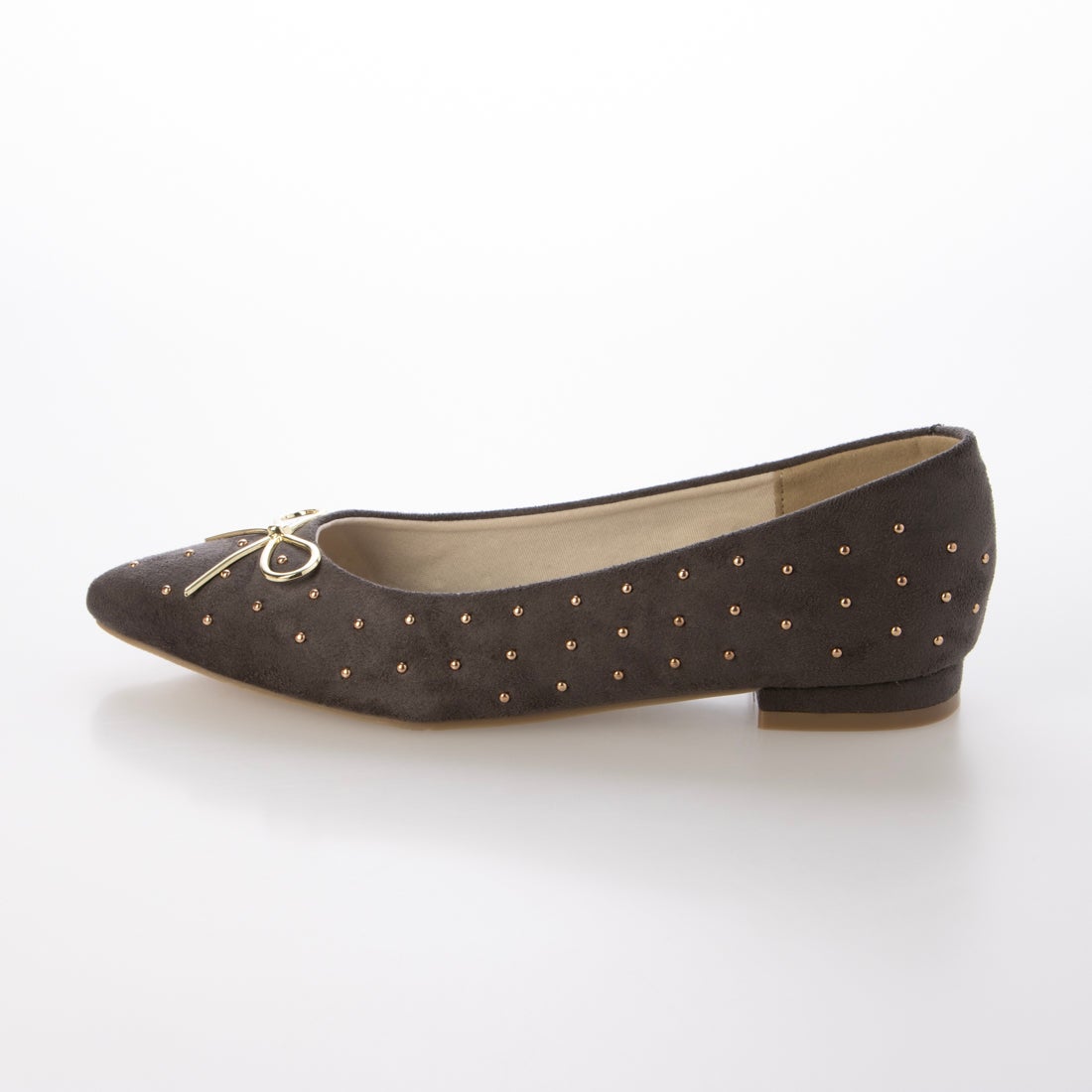 ソルヴィー SoLeVie スタッズリボンフラットパンプス （グレースエード