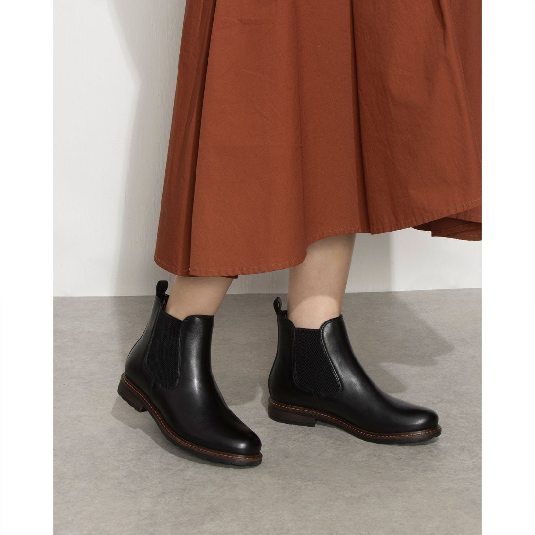 タマリス Tamaris 本革サイドゴアアンクルブーツ （ブラウン