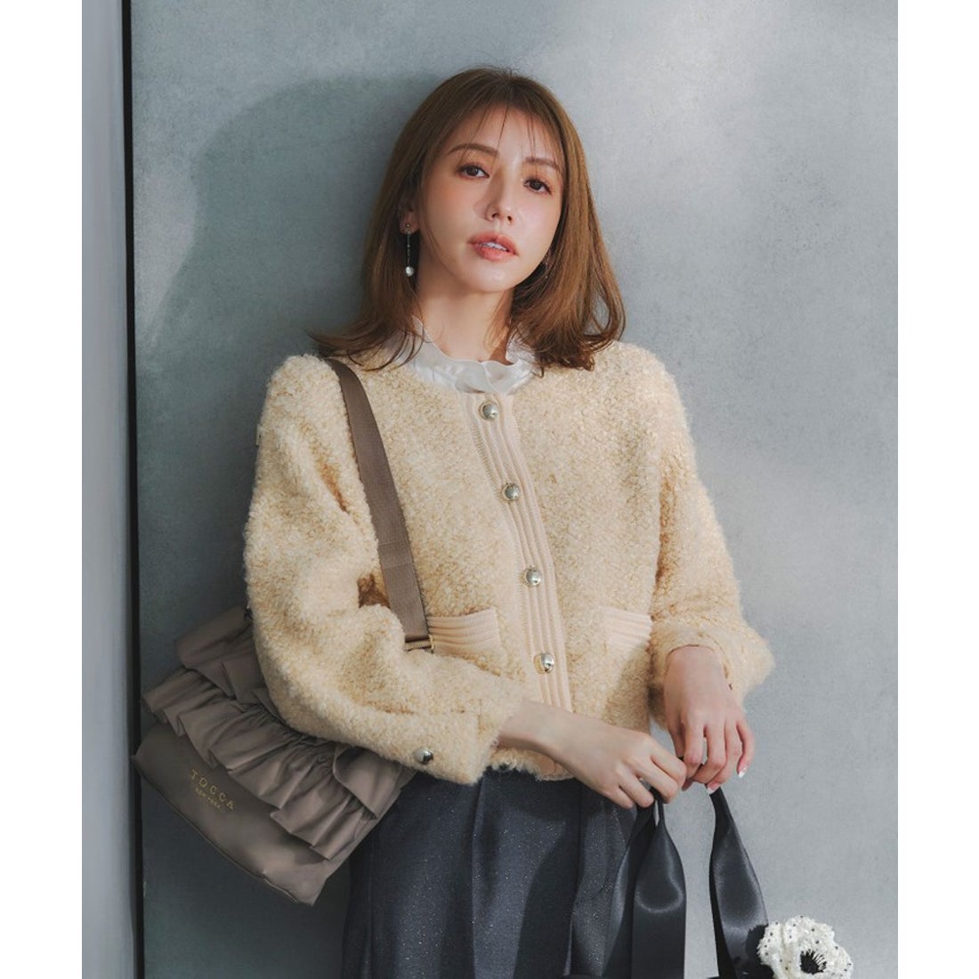 トッカ TOCCA FRILL POCHETTE ポシェット （ベージュ系