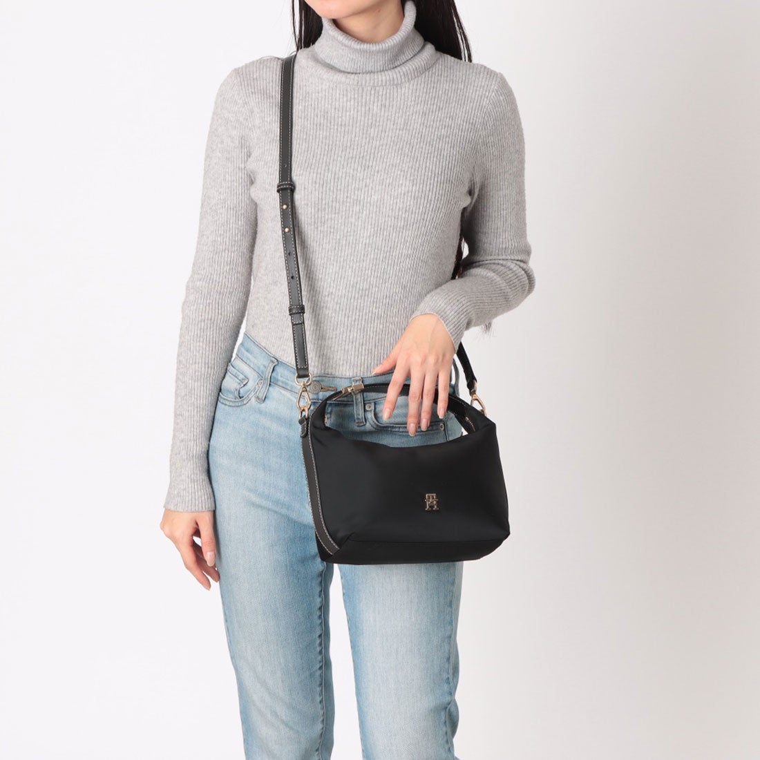 トミー ヒルフィガー TOMMY HILFIGER ゴーナイロンクロスボディバッグ